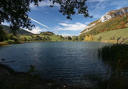 Du Lac De *